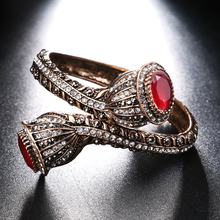 Load image into Gallery viewer, Red Resin Gold Antique Bangle