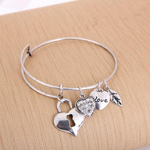 Load image into Gallery viewer, Key to Love Charm Bangle