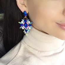Load image into Gallery viewer, Luxury Starburst Crystal Earring
