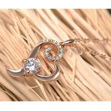 Load image into Gallery viewer, Floral Heart Pendant
