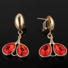 Load image into Gallery viewer, Soft Petals Garnet Set
